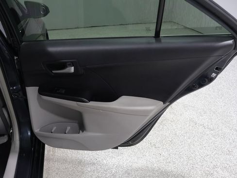 Used 2014 Toyota Camry LE FWD image 21