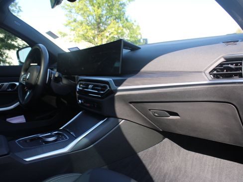 Used 2023 BMW 330i Sedan w/ M Sport Package image 47