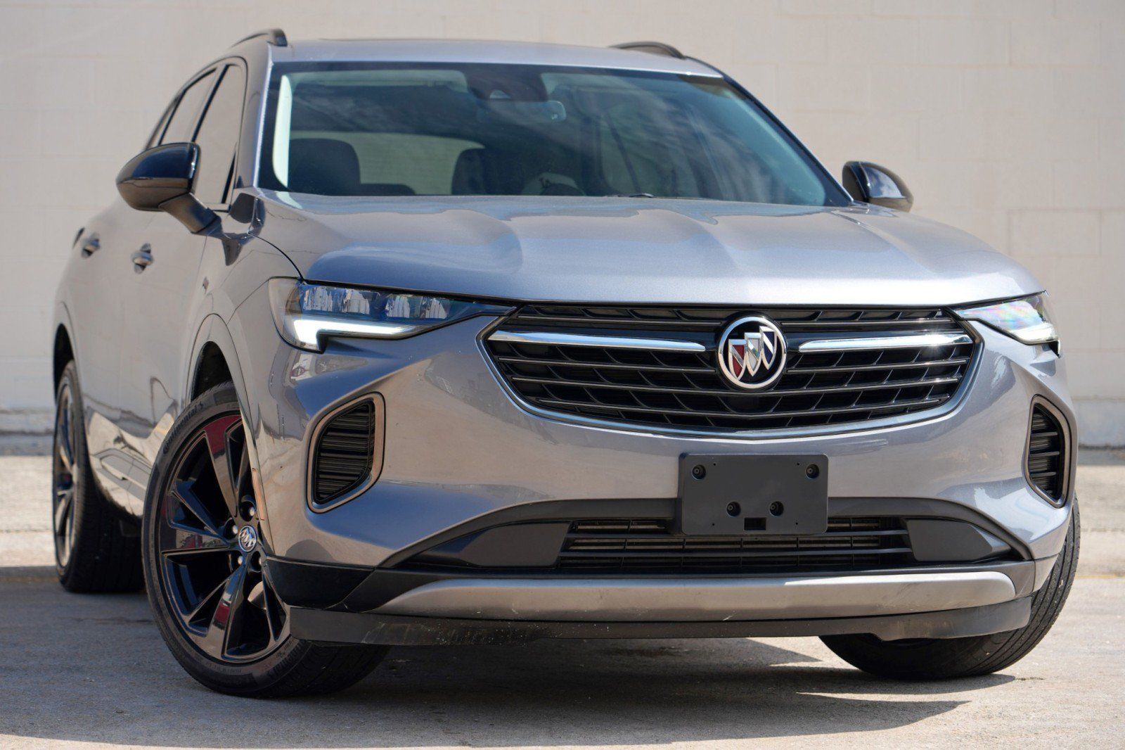 Used 2022 Buick Envision Essence w/ Sport Touring Package FWD image 2
