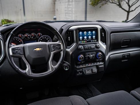 Used 2021 Chevrolet Silverado 1500 LT w/ Z71 Off-Road Package image 4