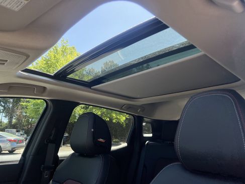 New 2026 Nissan Kicks SR w/ SR Premium Package FWD image 12