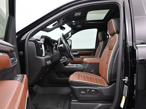 Used 2024 GMC Sierra 2500 Denali Ultimate image 8