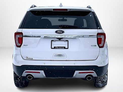 Used 2016 Ford Explorer XLT w/ Equipment Group 202A image 6