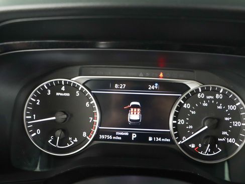 Used 2023 Nissan Pathfinder SL w/ Lighting Package (N92) image 15