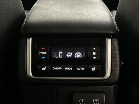 Used 2021 Subaru Ascent Limited w/ Technology Package image 32