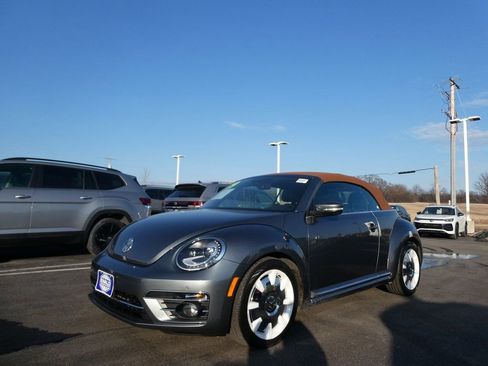 Used 2019 Volkswagen Beetle 2.0T SE FWD image 29