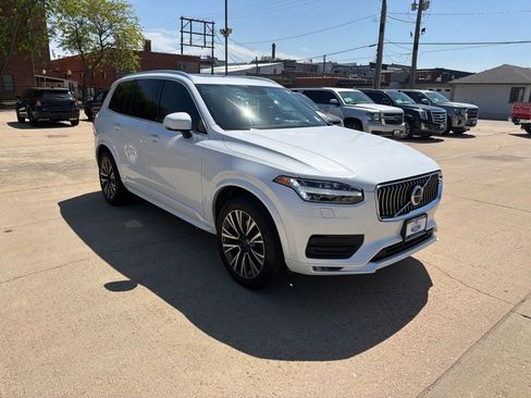 Used 2022 Volvo XC90 T6 Momentum w/ Advanced Package AWD/4WD image 1