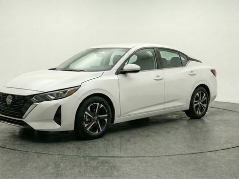 Used 2025 Nissan Sentra SV FWD image 3