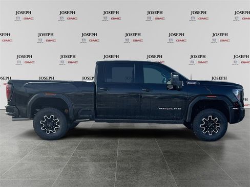 Used 2026 GMC Sierra 2500 AT4X image 8