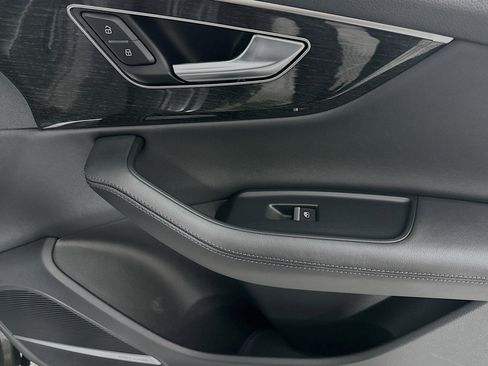 Used 2023 Audi Q7 Premium Plus w/ Premium Plus Package image 22