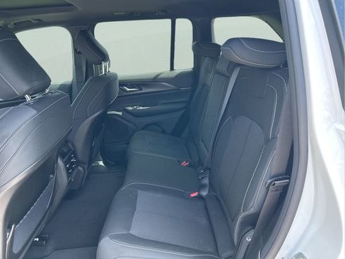 New 2026 Jeep Grand Cherokee Laredo X RWD image 10