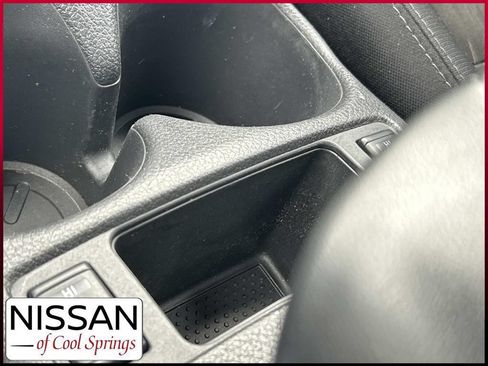 Used 2019 Nissan Rogue SV w/ Premium Package FWD image 33