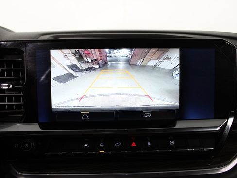 Used 2025 Chevrolet Silverado 1500 LT RWD image 26