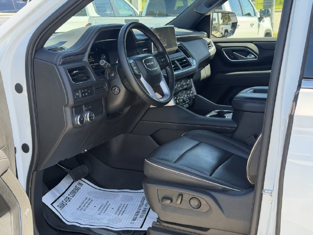 Used 2024 GMC Yukon SLT w/ SLT Luxury Package RWD image 12