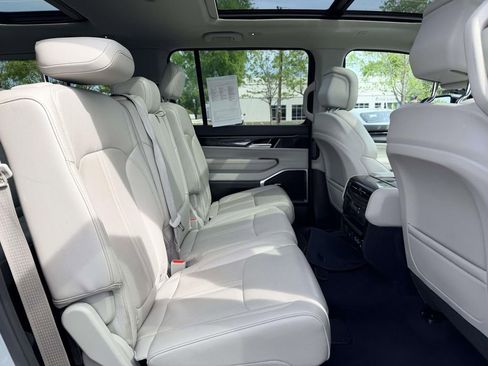 Used 2024 Jeep Wagoneer L 4WD w/ Premium Group I image 14