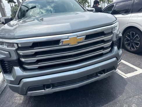 Used 2023 Chevrolet Silverado 1500 High Country w/ Technology Package AWD/4WD image 8