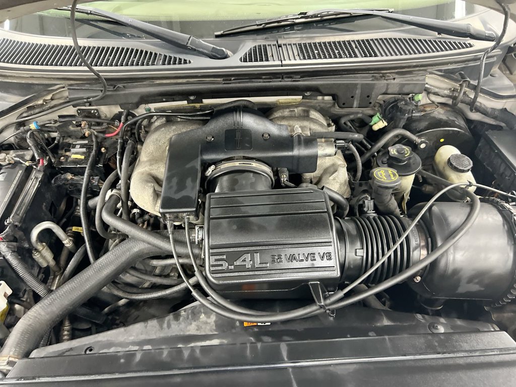 Used 2001 Lincoln Navigator 4WD image 23