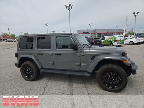 Used 2023 Jeep Wrangler Unlimited Sahara w/ Cold Weather Group AWD/4WD image 2