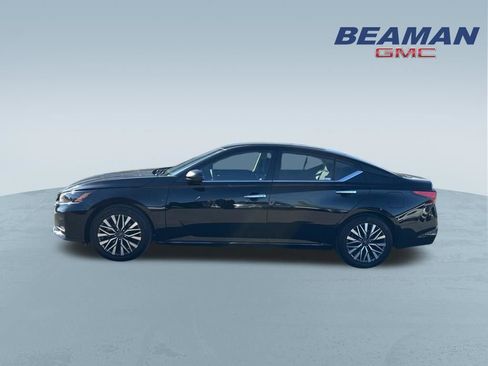 Used 2025 Nissan Altima 2.5 SV FWD image 4