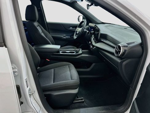 Used 2025 Chevrolet Equinox LT AWD/4WD image 32