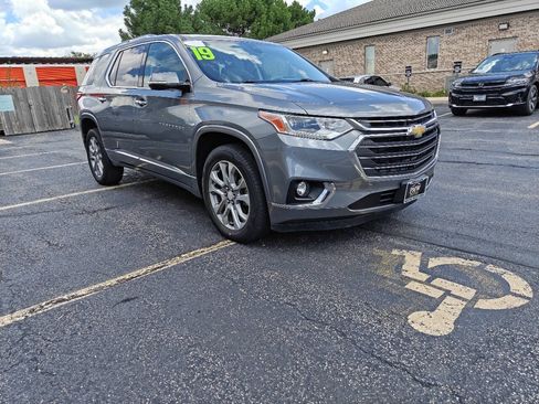Used 2019 Chevrolet Traverse Premier w/ Driver Confidence II Package FWD image 7