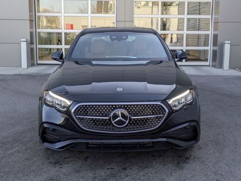 New 2026 Mercedes-Benz E 450 4MATIC Sedan image 9