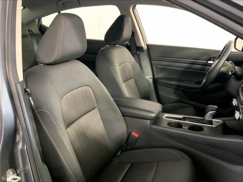 Used 2025 Nissan Altima 2.5 SV image 7