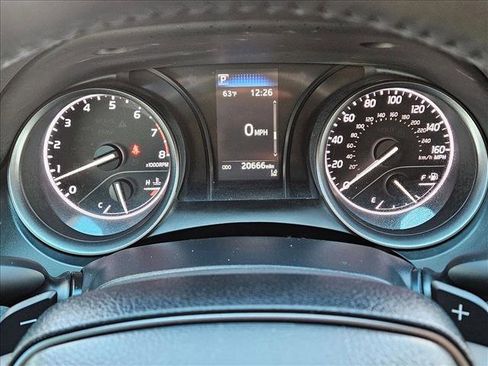 Used 2022 Toyota Camry SE image 11