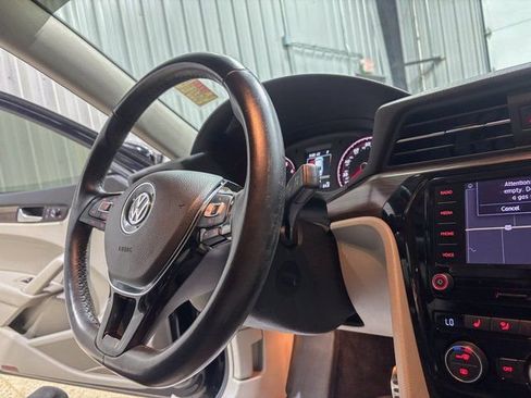 Used 2020 Volkswagen Passat 2.0T SEL image 14