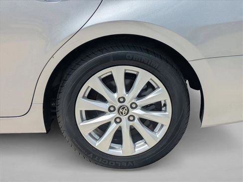 Certified 2020 Toyota Camry LE image 21
