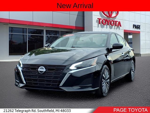 Used 2023 Nissan Altima 2.5 SV w/ SV Premium Package AWD/4WD image 1