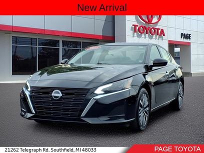 Used 2023 Nissan Altima 2.5 SV w/ SV Premium Package