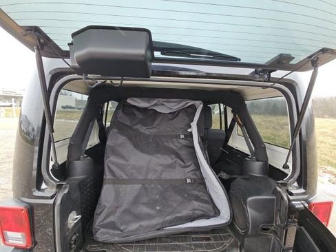 Used 2012 Jeep Wrangler Unlimited Sahara w/ Connectivity Group image 4