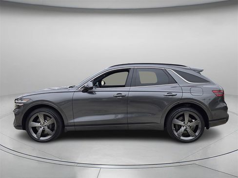 Used 2024 Genesis GV70 2.5T w/ Sport Prestige Package image 4