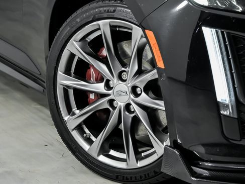 Used 2021 Cadillac CT5 V w/ Platinum Package image 4