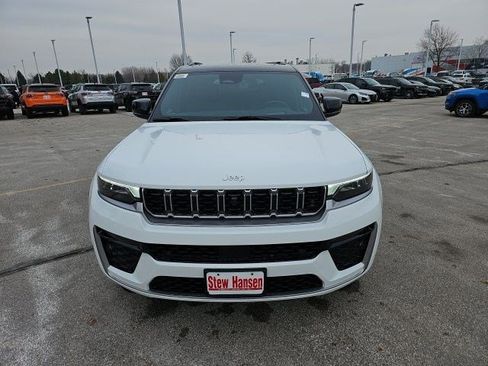 New 2026 Jeep Grand Cherokee L Summit w/ Advanced Protech Group IV AWD/4WD image 9