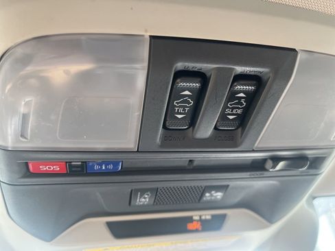 Used 2022 Subaru Crosstrek 2.5i Sport w/ Moonroof Package image 20