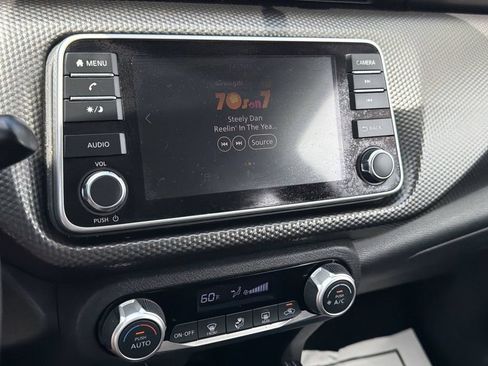 Used 2018 Nissan Kicks SV FWD image 15