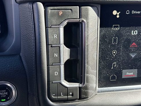 Used 2024 GMC Yukon XL Denali image 23