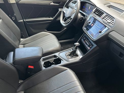 Certified 2023 Volkswagen Tiguan SE w/ Panoramic Sunroof Package image 16