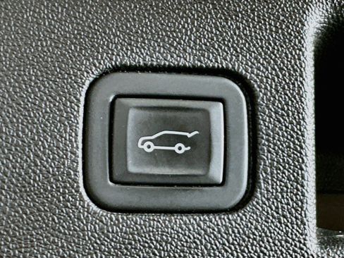 Used 2024 Chevrolet Equinox LT w/ LPO, Floor Liner Package FWD image 27