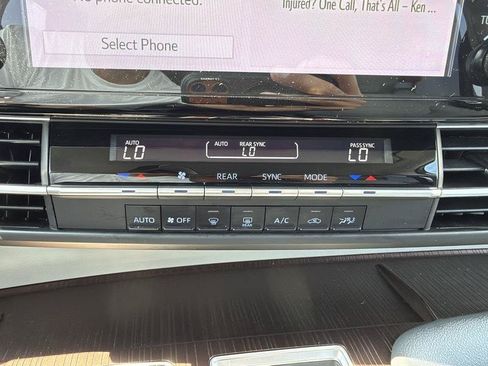 Used 2021 Toyota Sienna LE FWD image 60