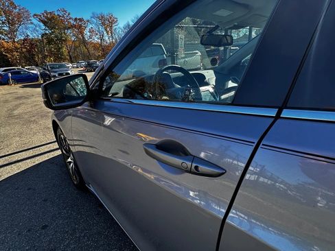 Used 2015 Acura TLX image 9