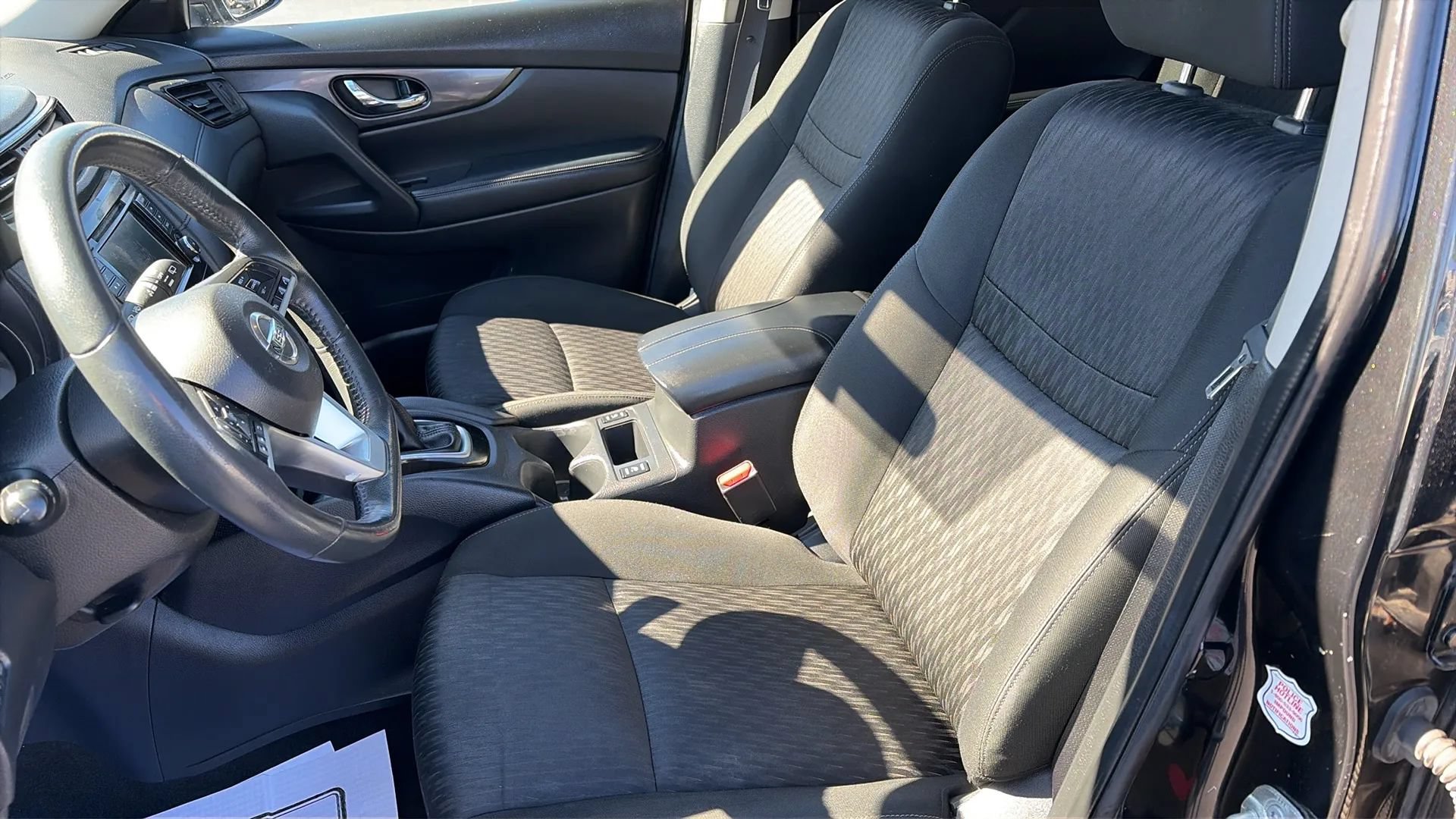 Used 2018 Nissan Rogue SV FWD image 9