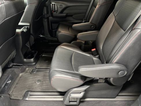 Used 2025 Toyota Sienna XSE FWD image 48