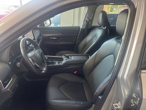 Used 2025 Toyota Grand Highlander FWD image 27