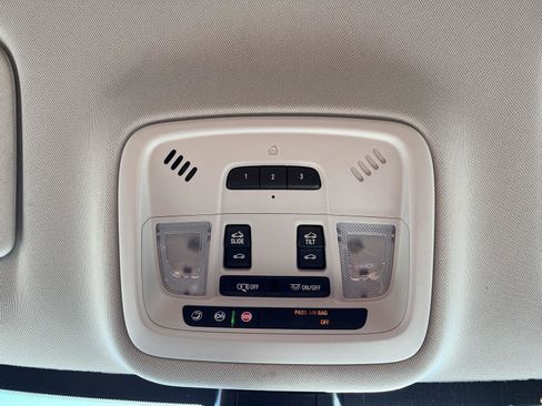 Used 2019 Chevrolet Traverse High Country image 39