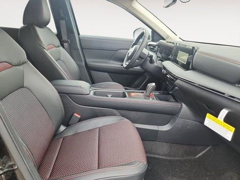 New 2025 Nissan Kicks SR w/ Illumination Package image 15