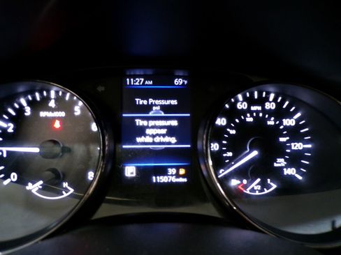 Used 2019 Nissan Rogue SV w/ Premium Package image 23