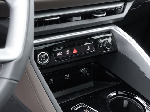 New 2025 Audi Q5 Premium Plus image 14